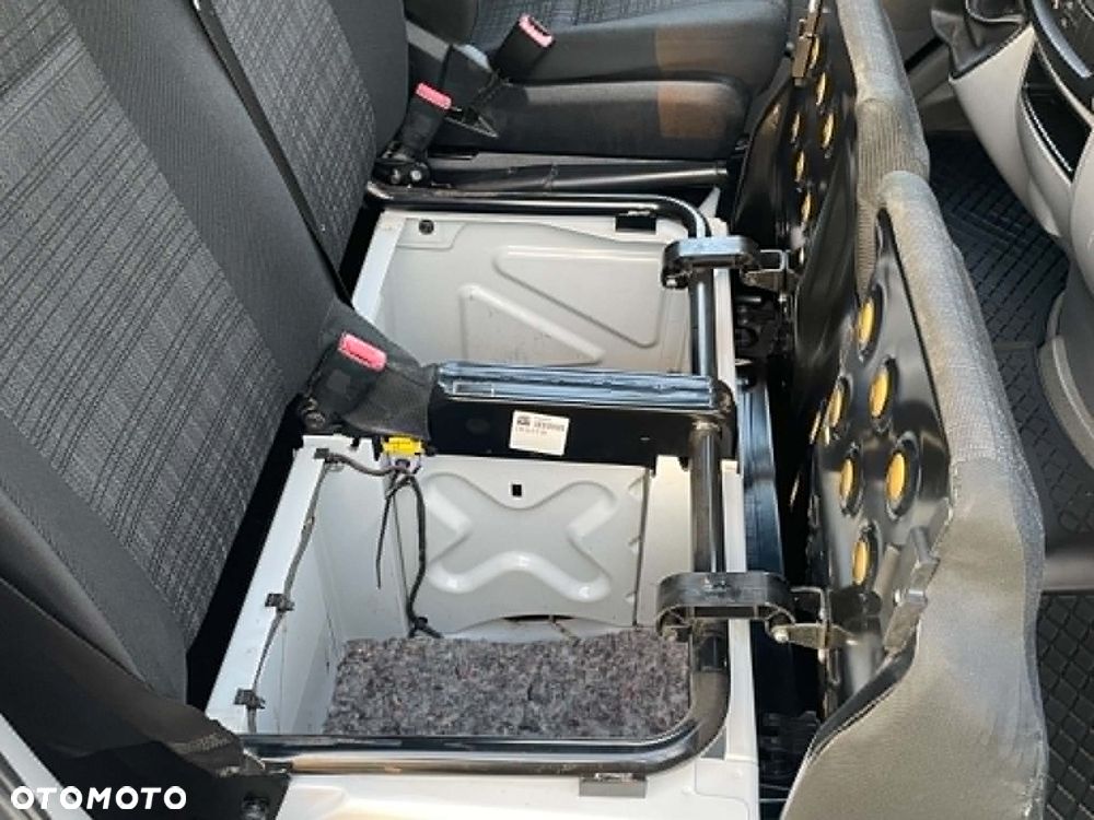 Mercedes-Benz Sprinter - 19