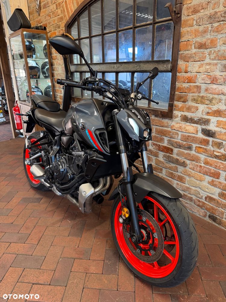 Yamaha MT - 2