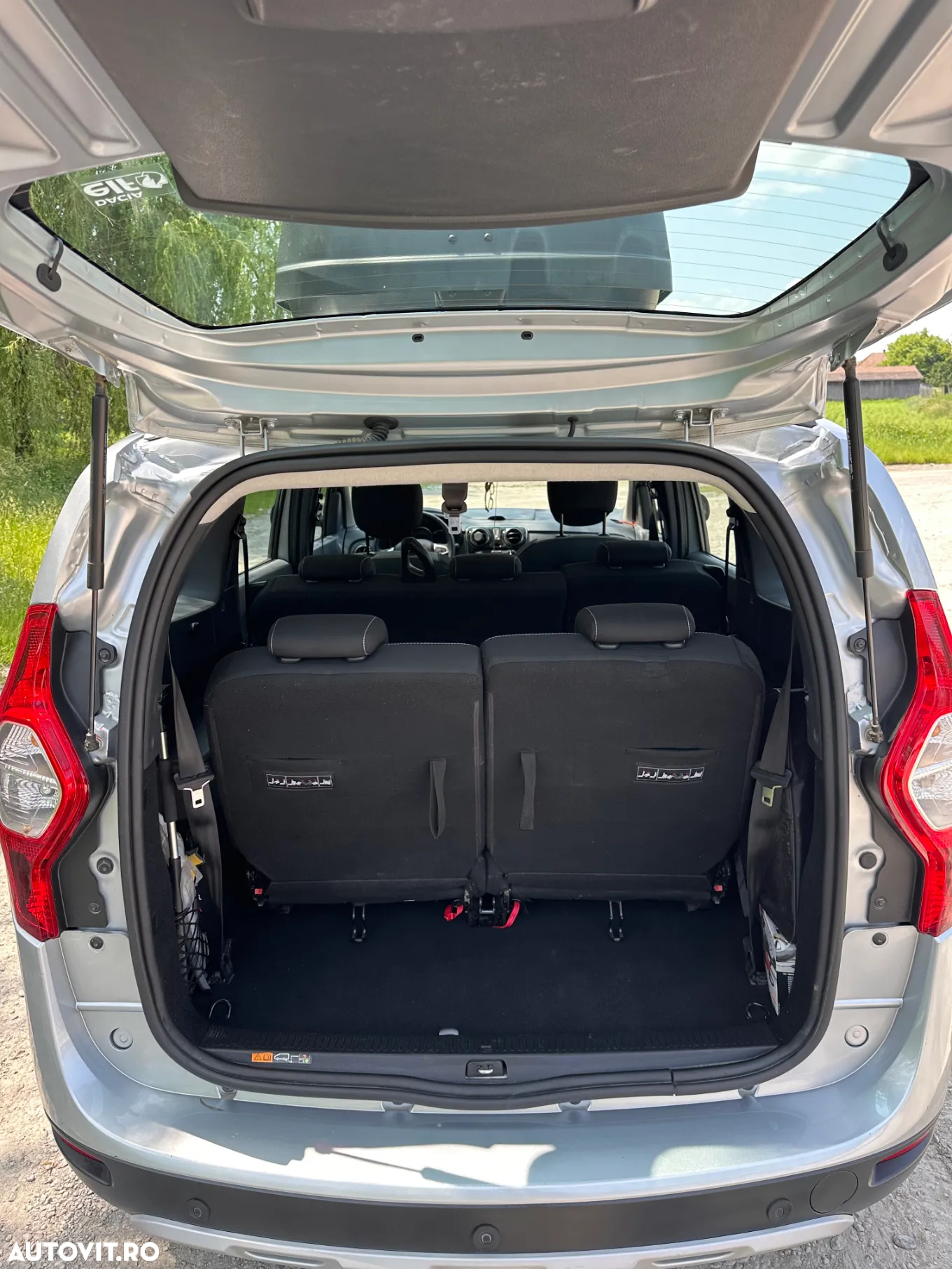 Dacia Lodgy 1.5 Blue dCi Stepway - 4