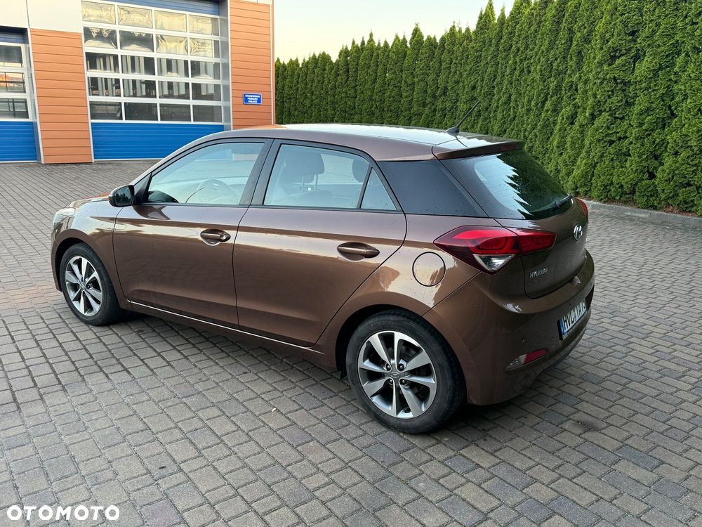 Hyundai i20 1.4 - 5