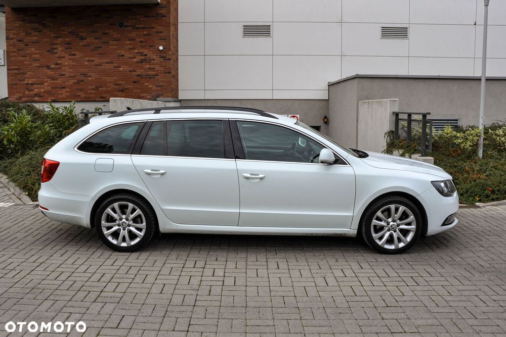 Skoda Superb 2015 photo 5