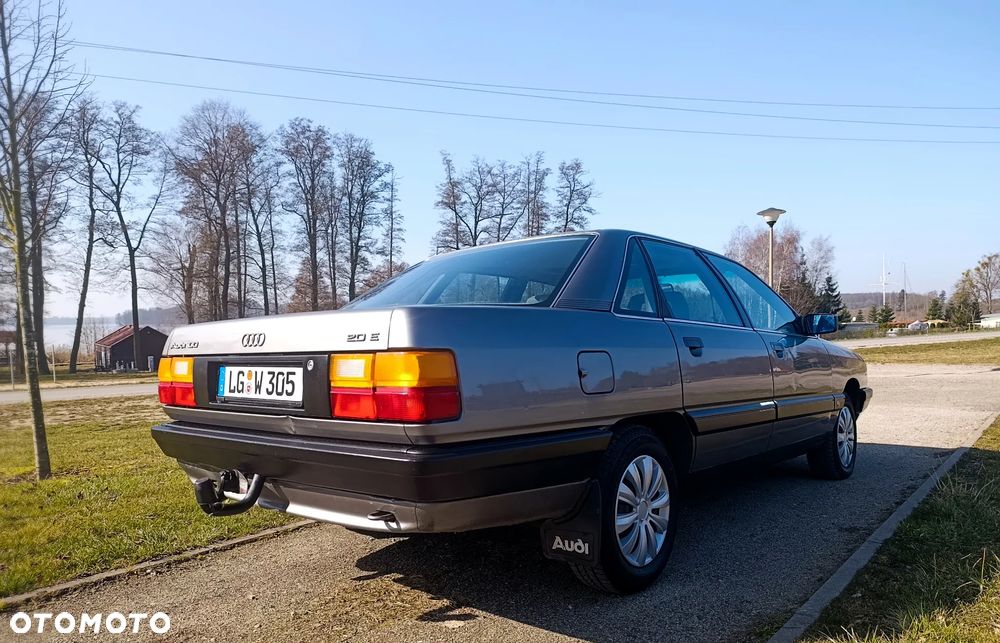 Audi 100 2.0 E - 10