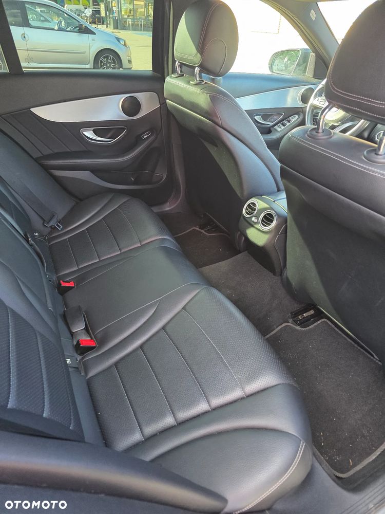 Mercedes-Benz Klasa C 200 7G-TRONIC AMG Line - 28