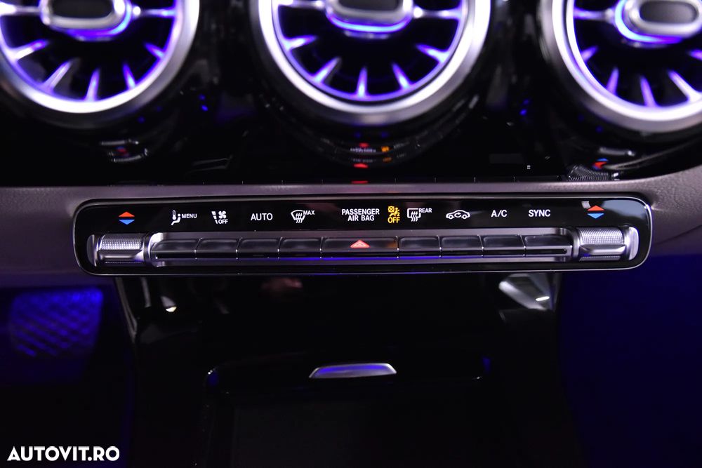 Mercedes-Benz CLA 180 7G-DCT - 19