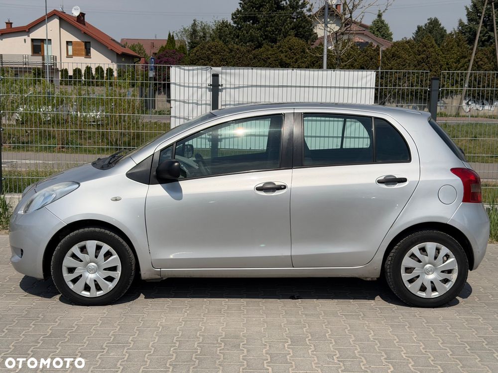 Toyota Yaris 1.3 Luna - 2