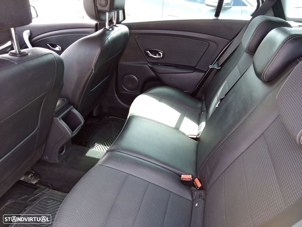 Renault Mégane Sport Tourer 1.5 dCi GT Line - 28