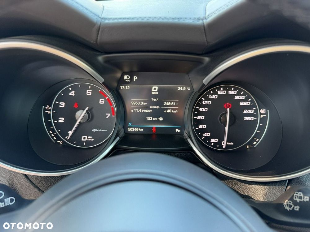 Alfa Romeo Stelvio - 17