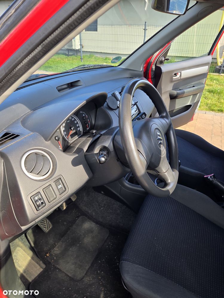 Suzuki Swift 1.3 Club - 12