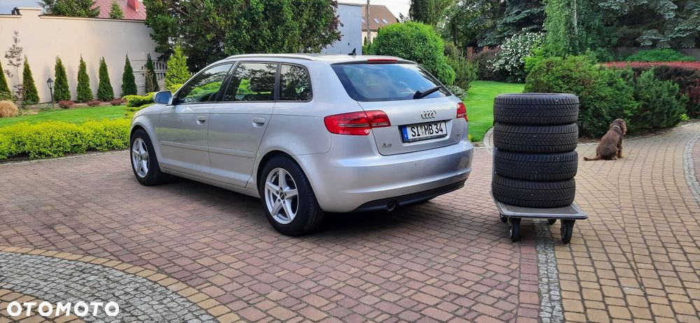 Audi A3 Sportback - 1