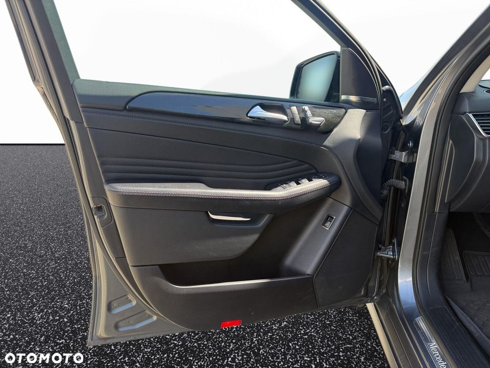 Mercedes-Benz GLE - 36