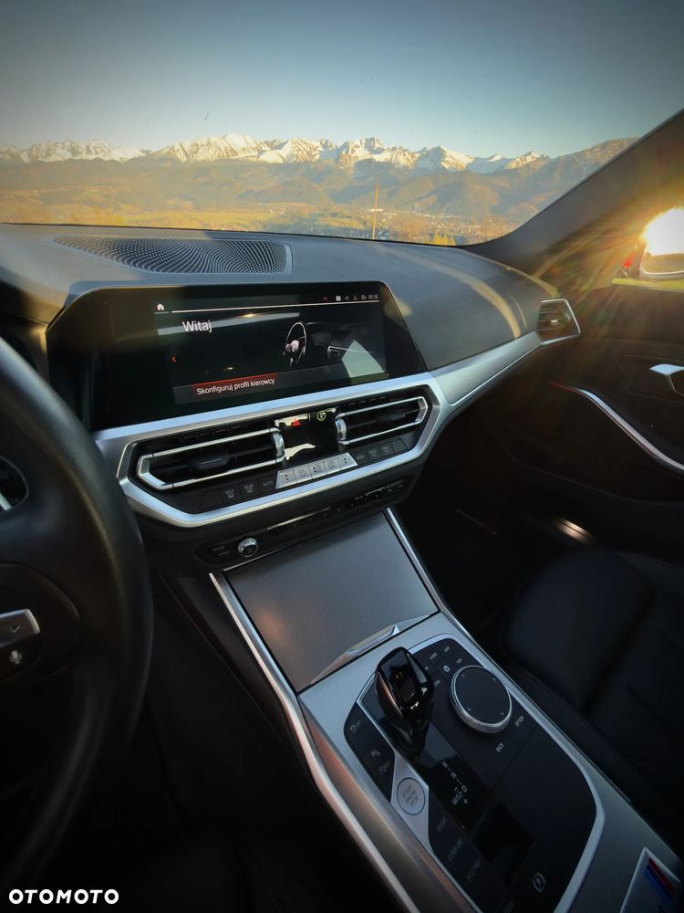 BMW Seria 3 330i M Sport - 30