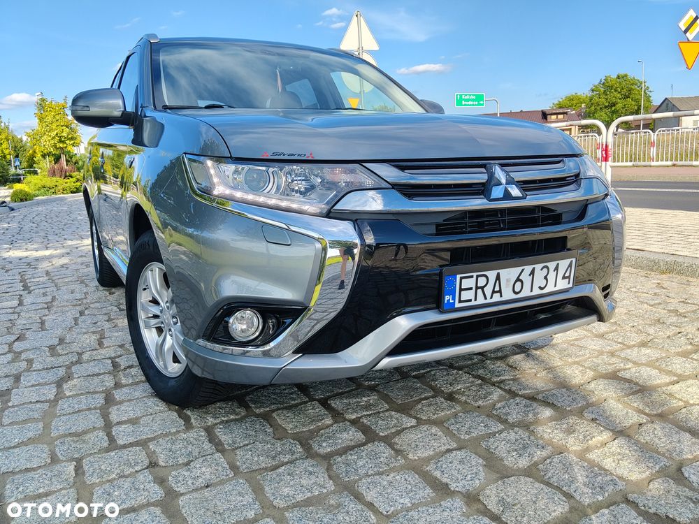Mitsubishi Outlander 2.0 4WD - 6