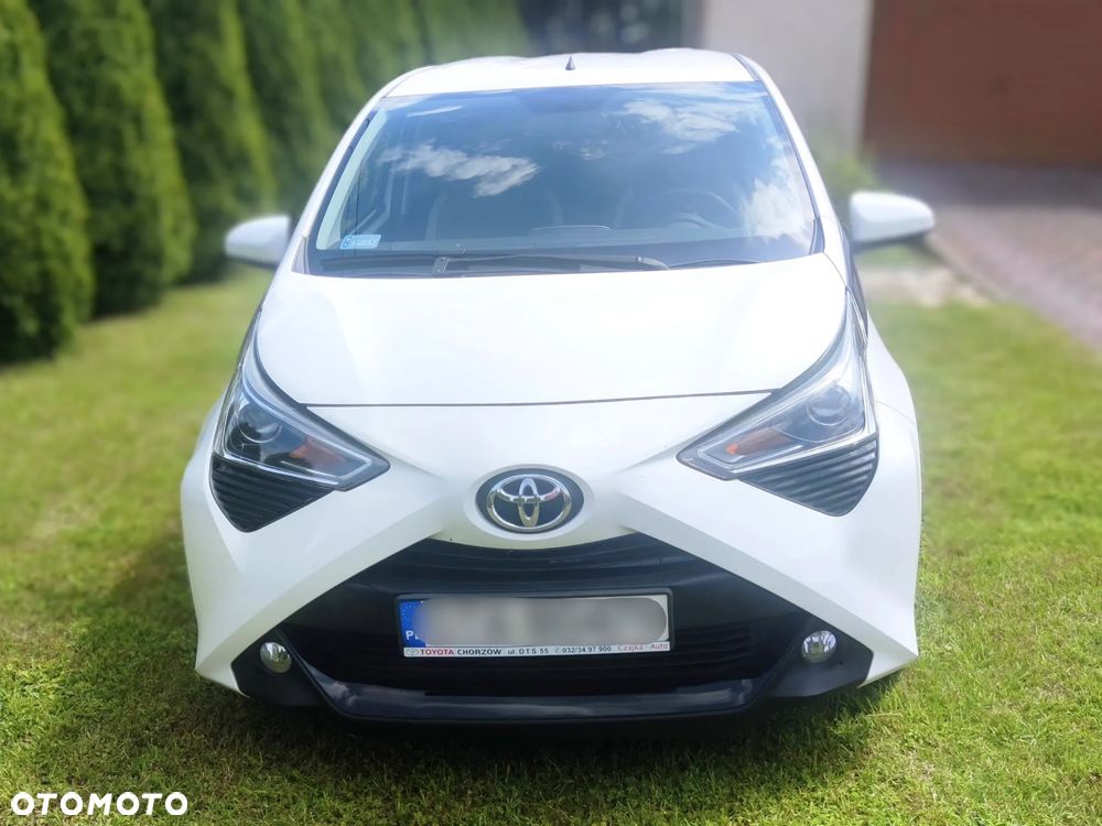 Toyota Aygo x-play - 1
