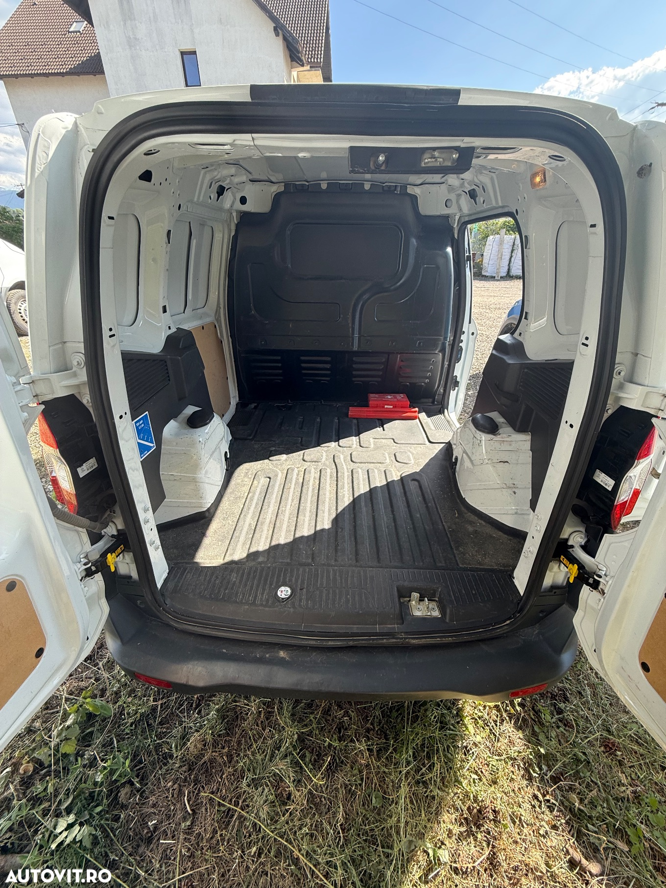 Ford Courier - 4