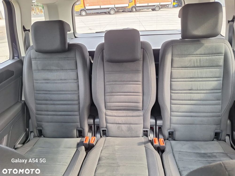 Volkswagen Touran - 20
