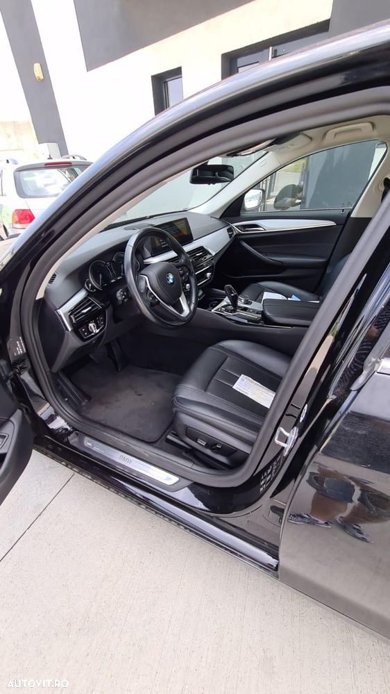 BMW Seria 5 520d xDrive AT - 13