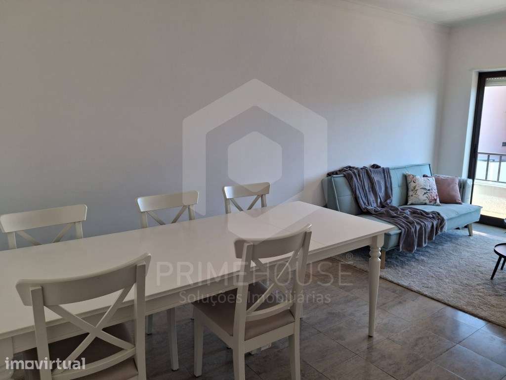 Apartamento T2 com Garagem na Avenida Independência das Colónias - Grande imagem: 5/21
