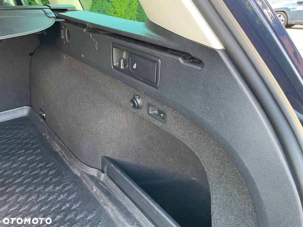 Volkswagen Passat 2.0 TDI SCR DSG Comfortline - 24