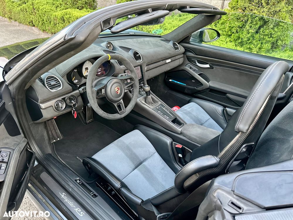 Porsche Boxster 718 Spyder RS - 10