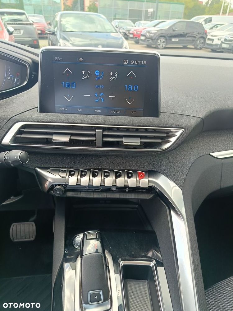 Peugeot 5008 1.6 PureTech Allure S&S EAT8 - 23