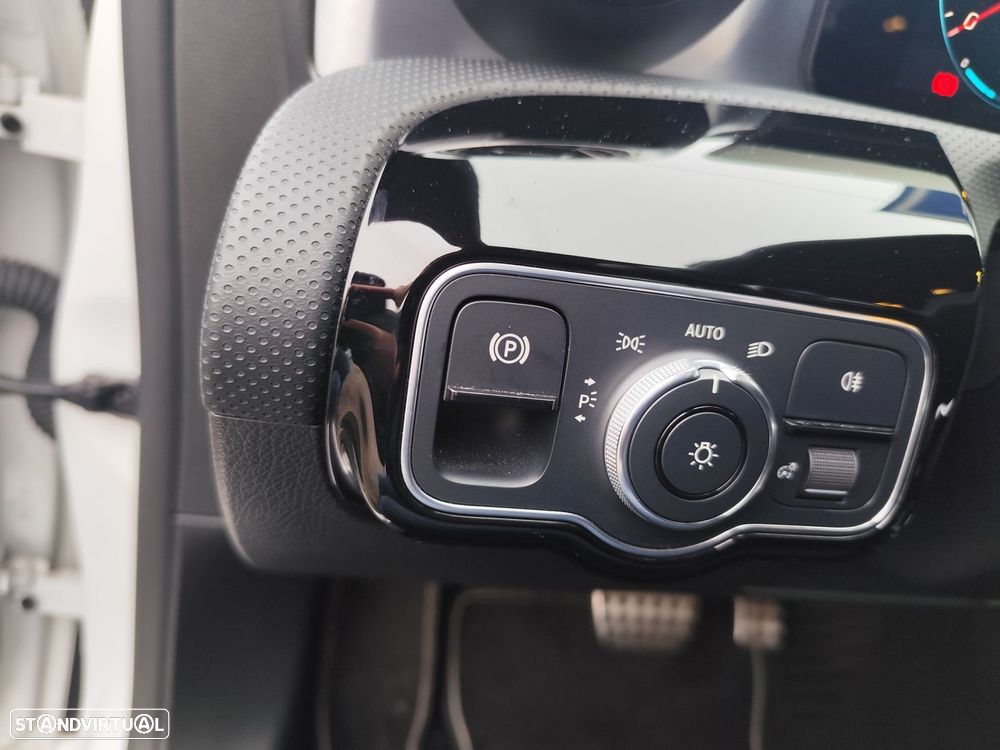 Mercedes-Benz CLA 250 e Shooting Brake AMG Line - 30