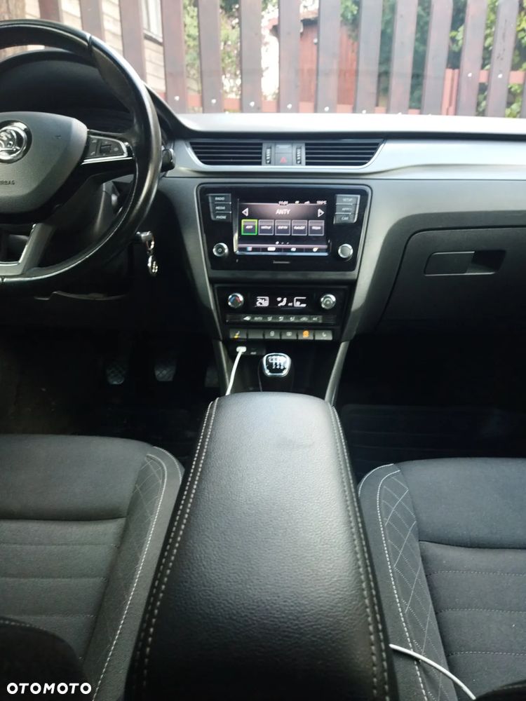 Skoda RAPID Spb 1.0 TSI Style - 14