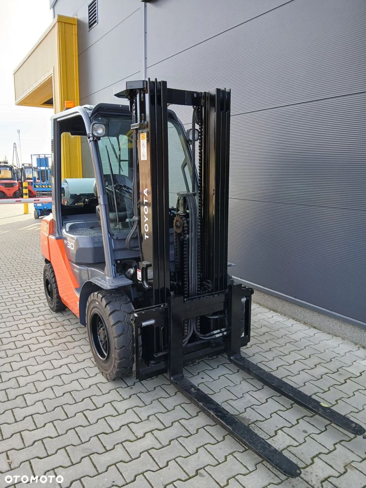 Toyota 02-8FGF30 - 3