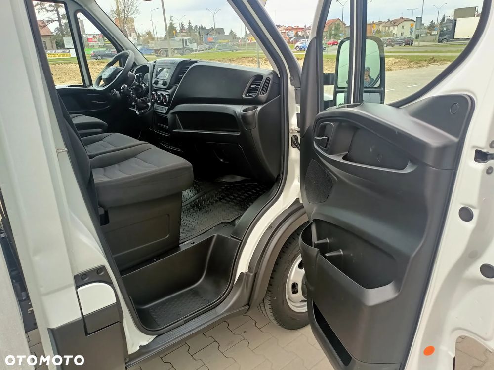 Iveco 35C16 POWER 160KM KONTENER WINDA 750Kg - 36