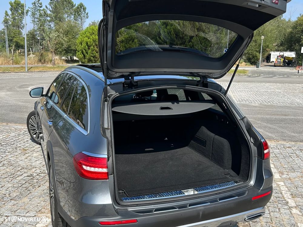Mercedes-Benz E 220 d 4-Matic All Terrain Avantgarde + - 25