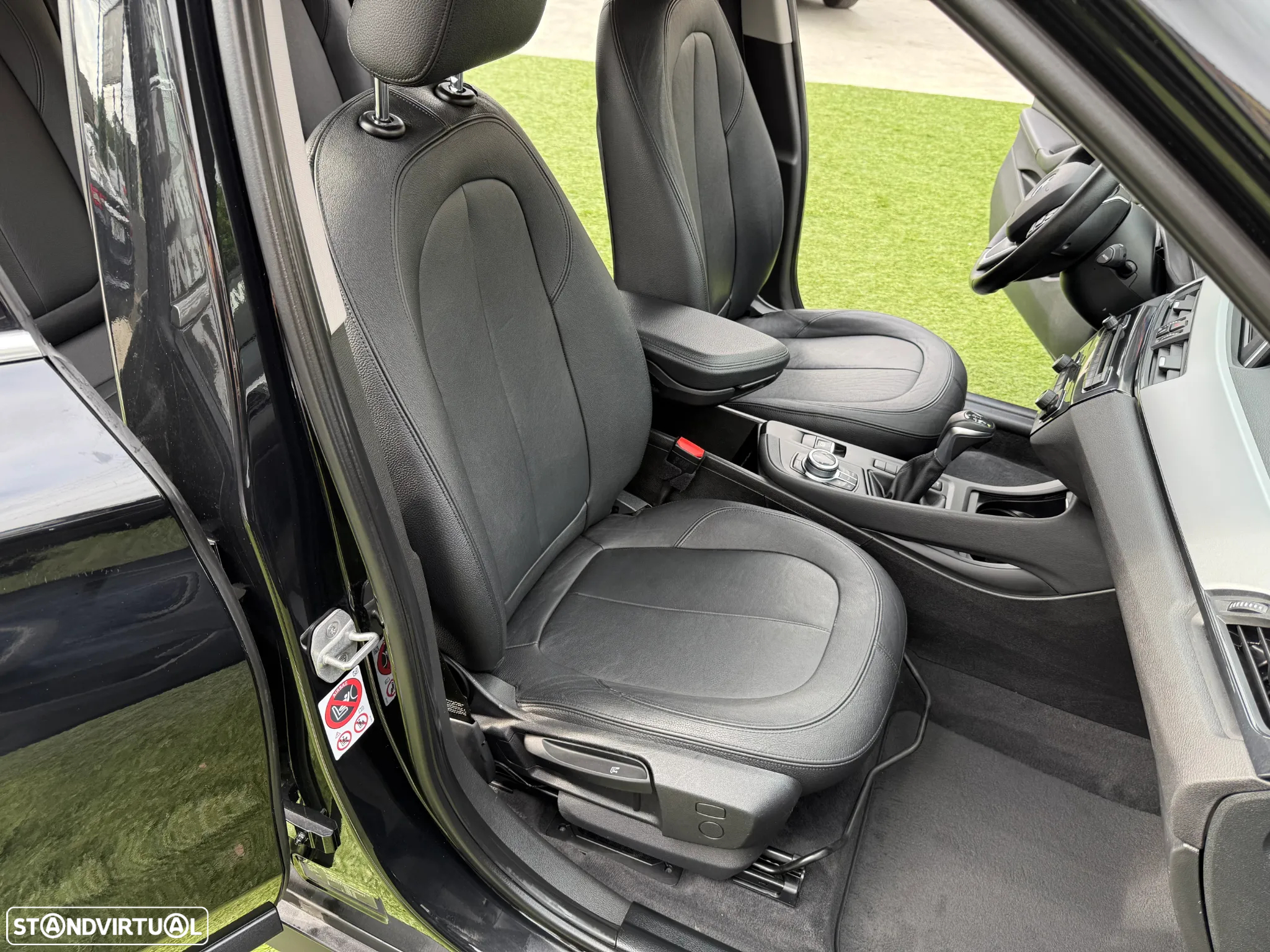 BMW X1 18 d sDrive Auto Pack M - 40