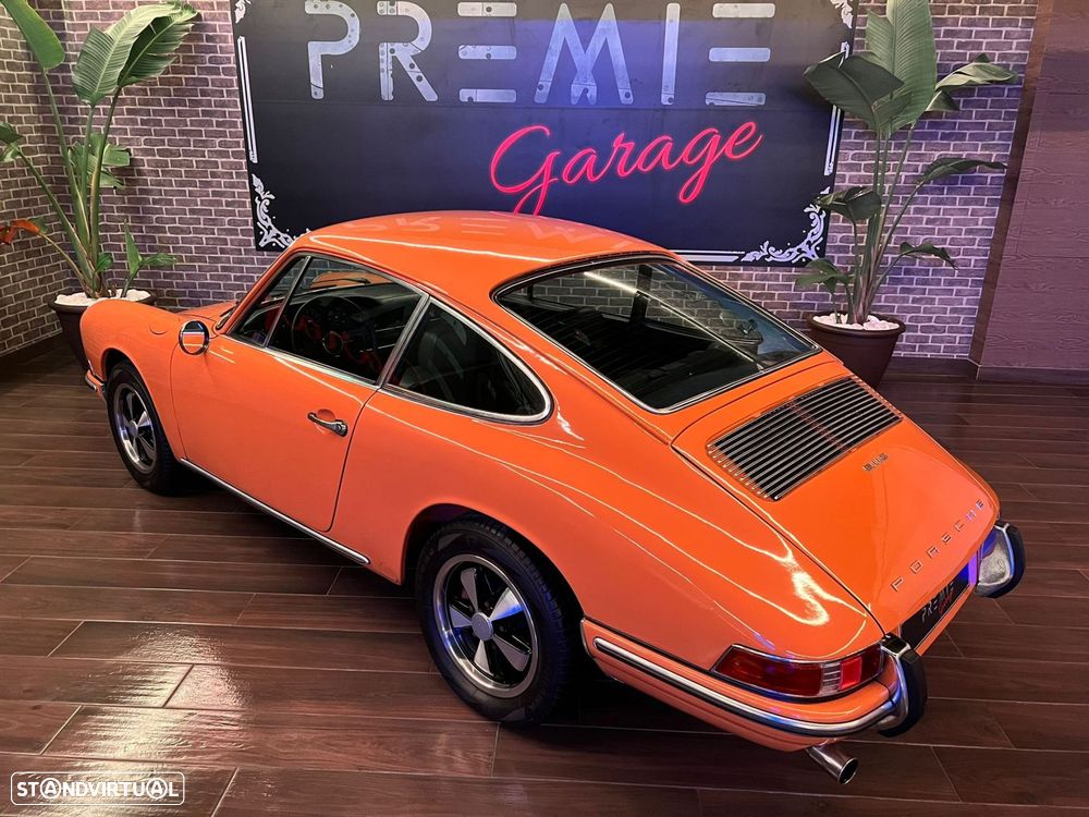 Porsche 911 Série F - 10
