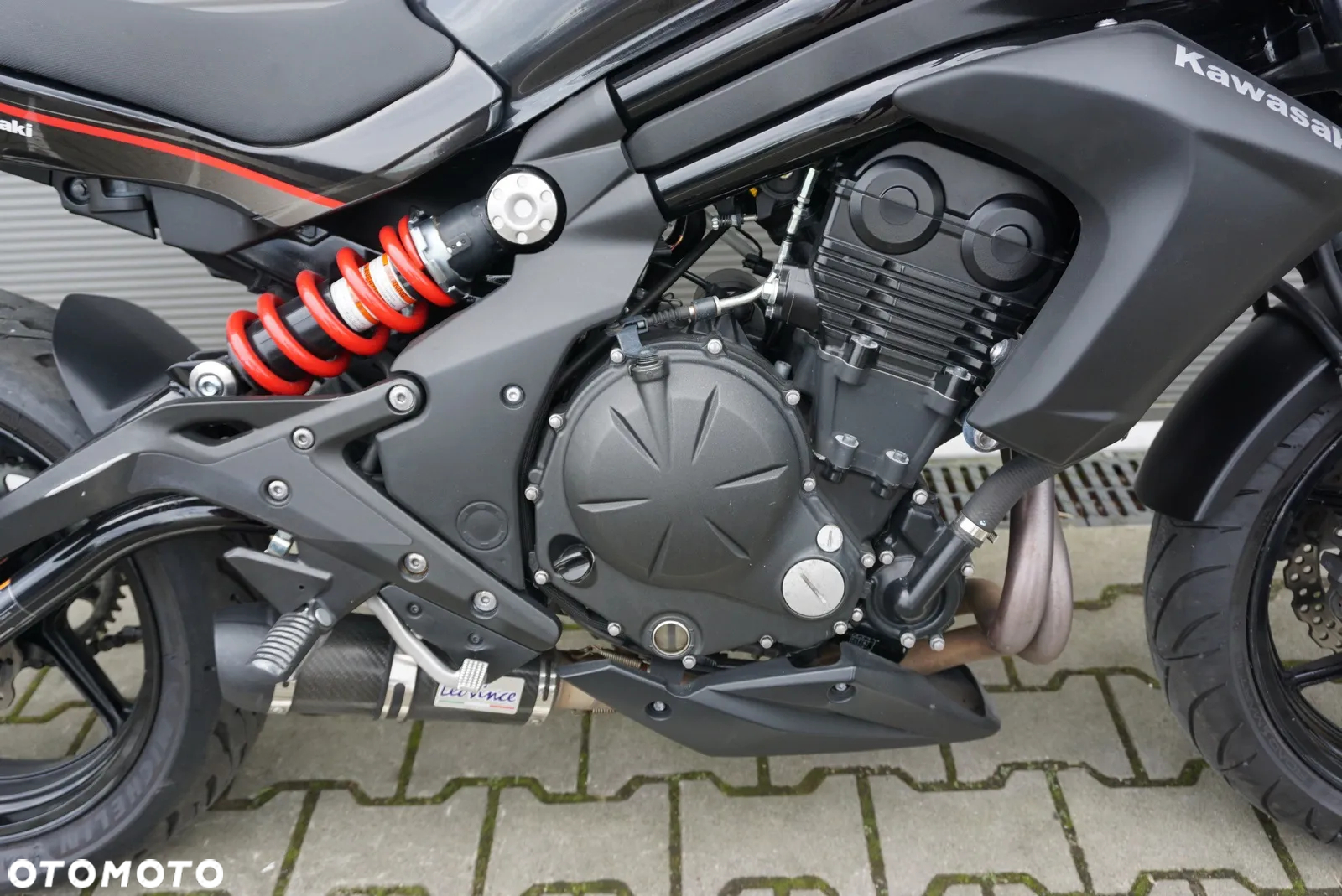 Kawasaki ER - 12