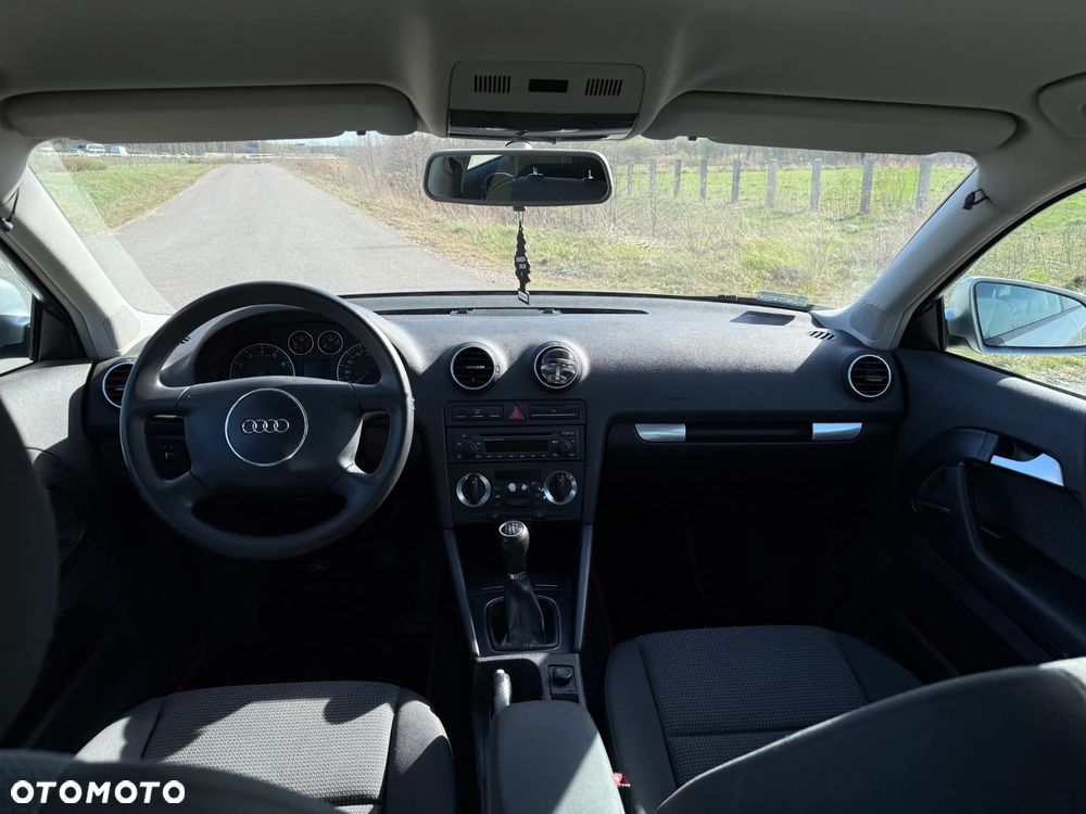 Audi A3 3-drzwiowe 1.6 Ambiente - 17