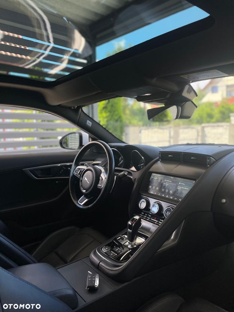 Jaguar F-Type 2.0 Turbo R-Dynamic - 15