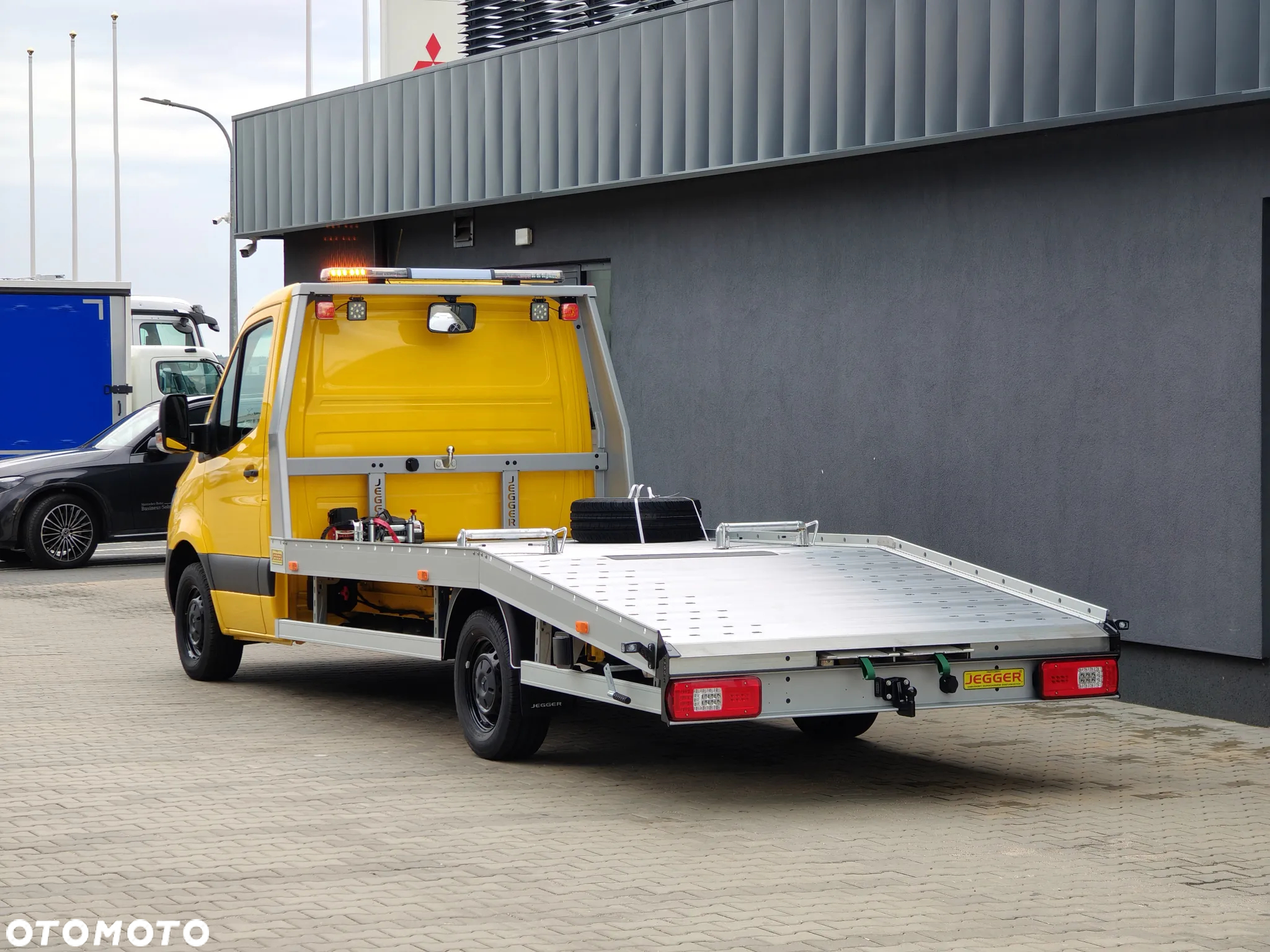 Mercedes-Benz Sprinter - 4