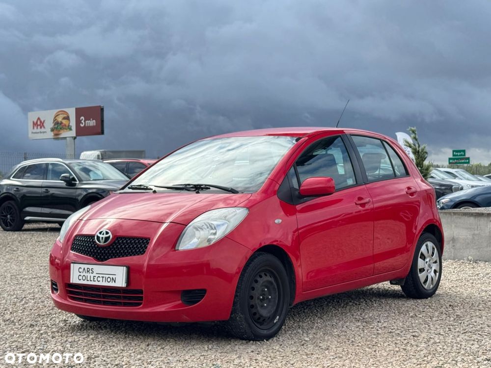 Toyota Yaris 1.3 - 8