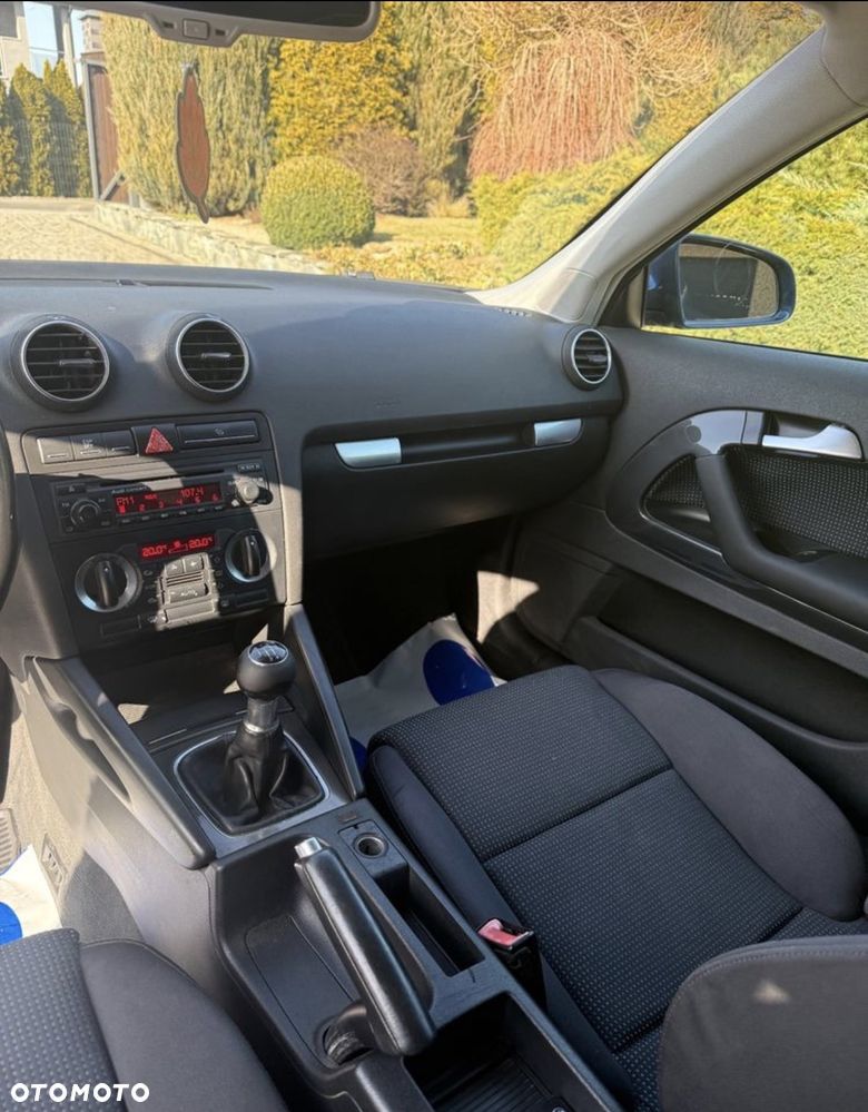 Audi A3 3-drzwiowe 1.6 Ambiente - 2