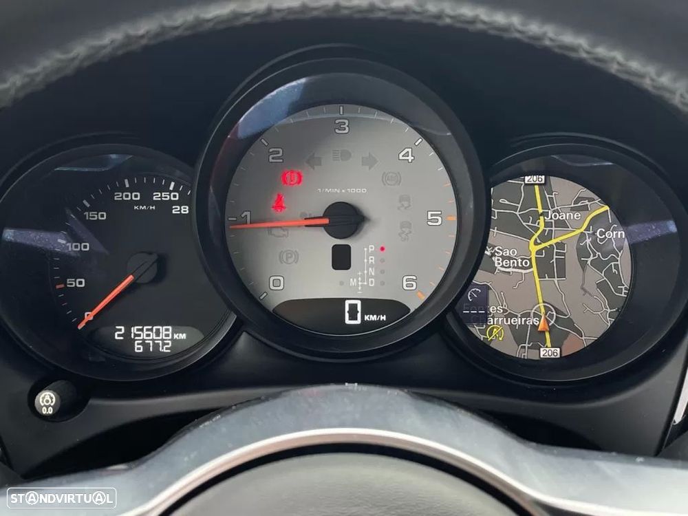 Porsche Macan S - 30