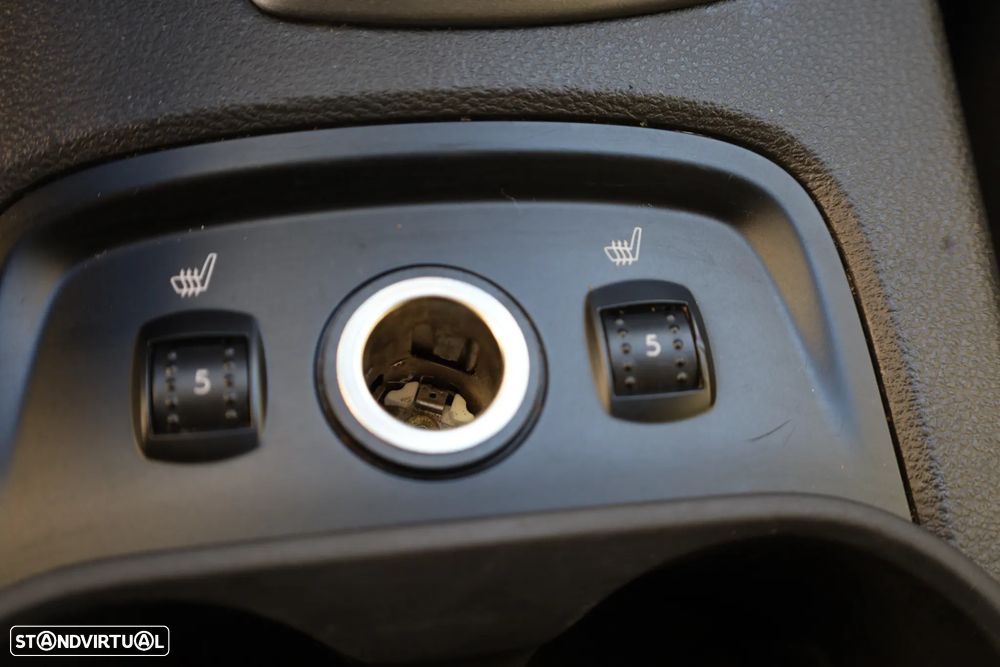 Ford Focus 1.0 EcoBoost S&S Champions Edition - 11