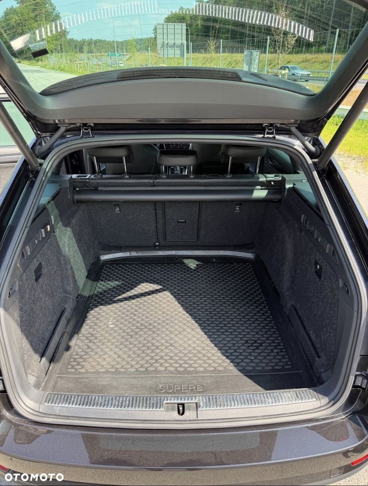 Skoda Superb 2.0 TDI Sportline DSG - 16