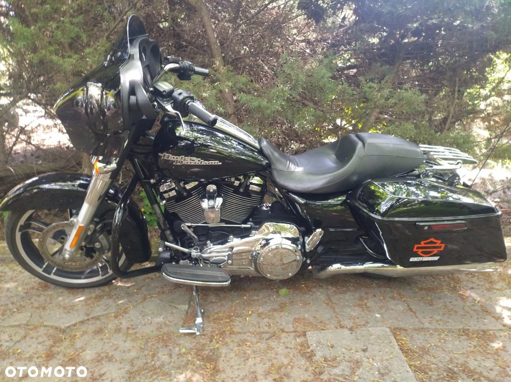 Harley-Davidson Touring Street Glide - 12