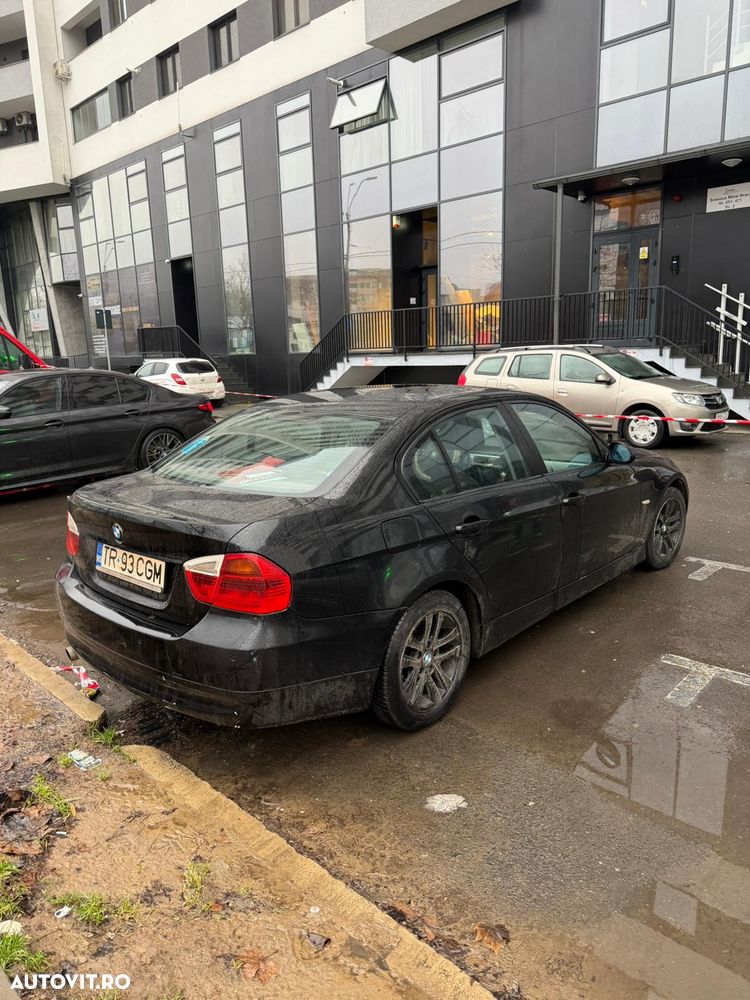 BMW Seria 3 318d - 10