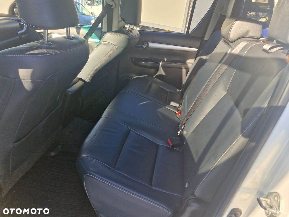 Toyota Hilux 4x4 Double Cab Autm S&S Executive - 23