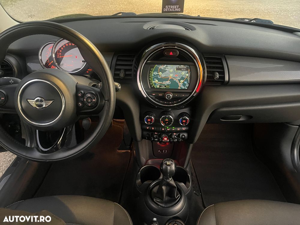 Mini Cooper Essential Trim - 17