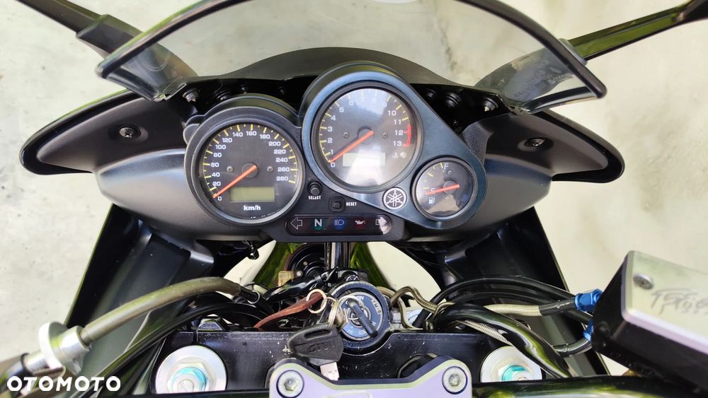 Yamaha FZS - 20
