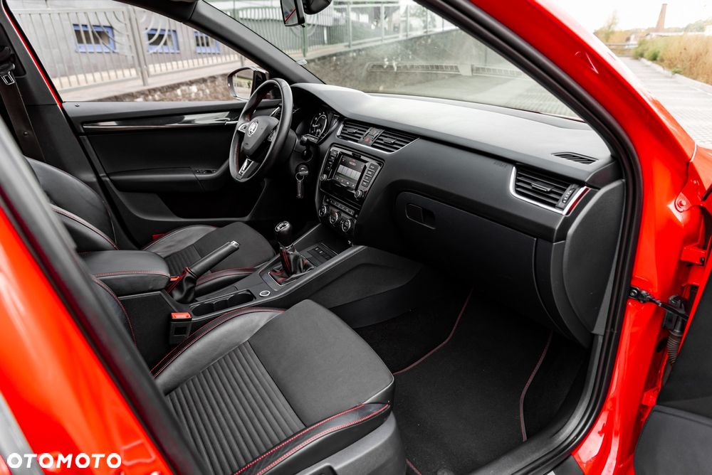 Skoda Octavia 2.0 TSI RS - 21