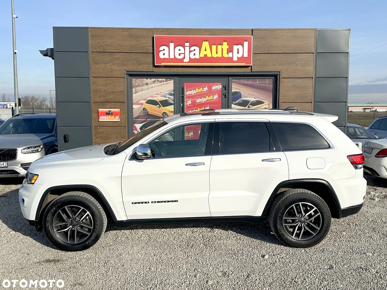 Jeep Grand Cherokee - 12
