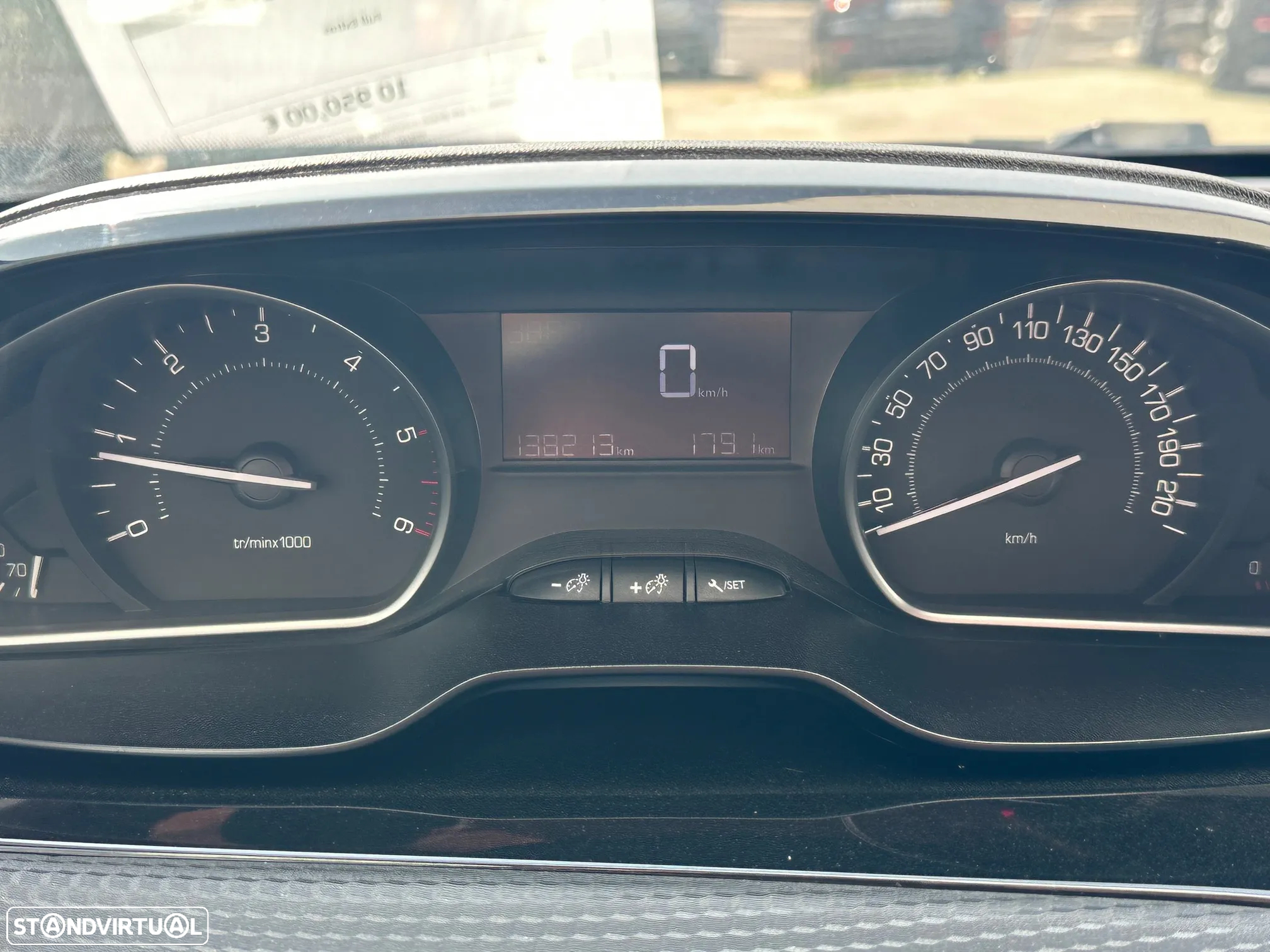 Peugeot 208 1.6 BlueHDi Style - 7