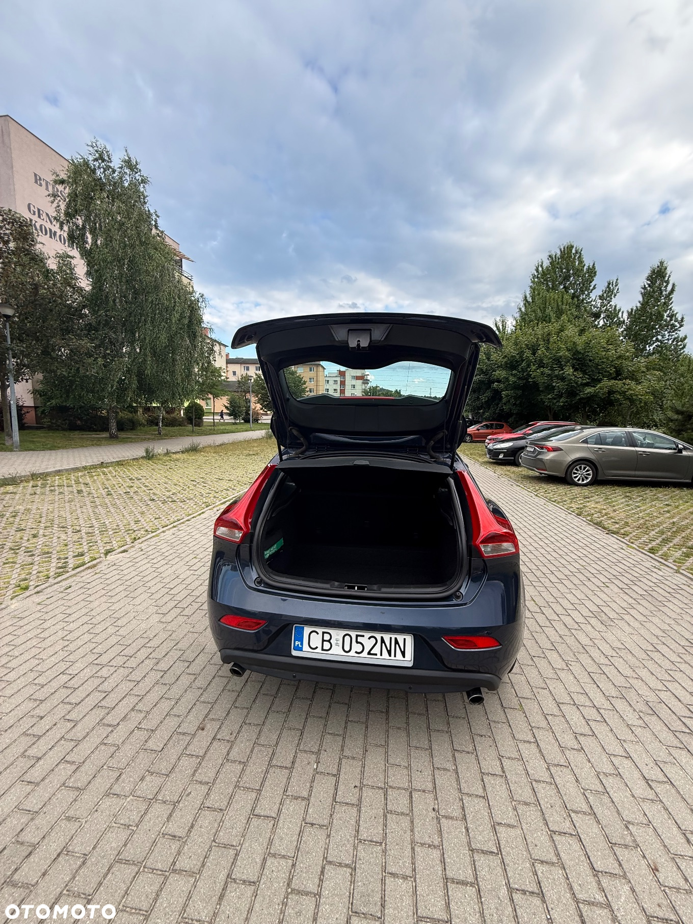 Volvo V40 D4 Momentum - 23