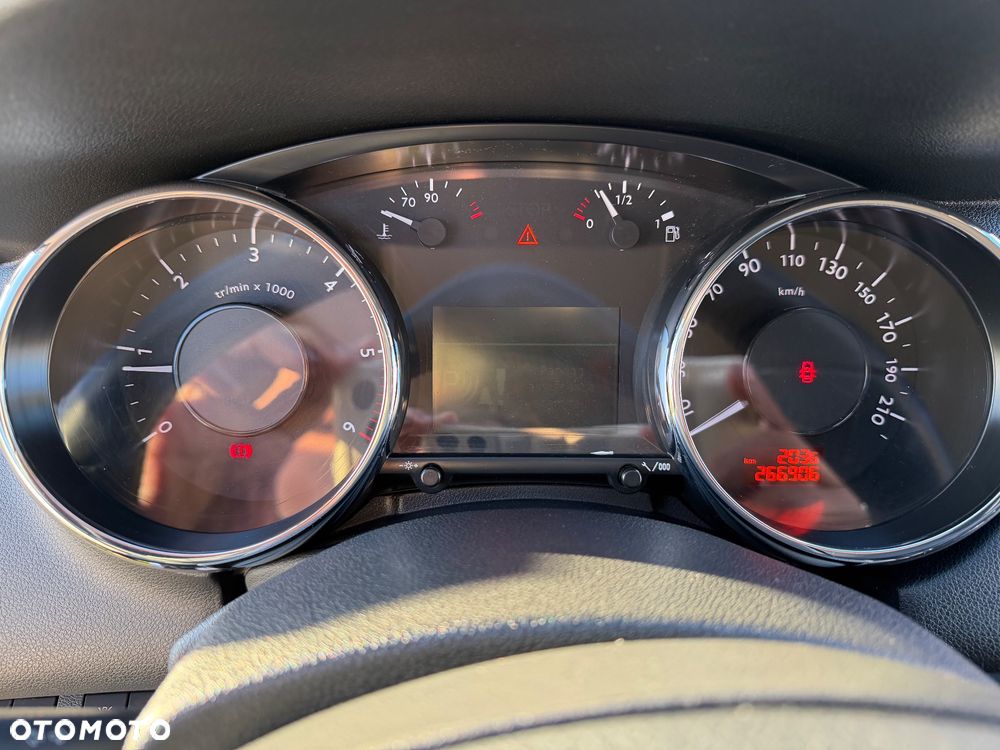 Peugeot 5008 HDI 150 Allure - 10